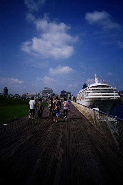 お散歩写真アルバム f-2008.08.03-GR1v-E100VS-1005.jpg 2008.08.03<BR>横浜<BR>GR1v E100VS