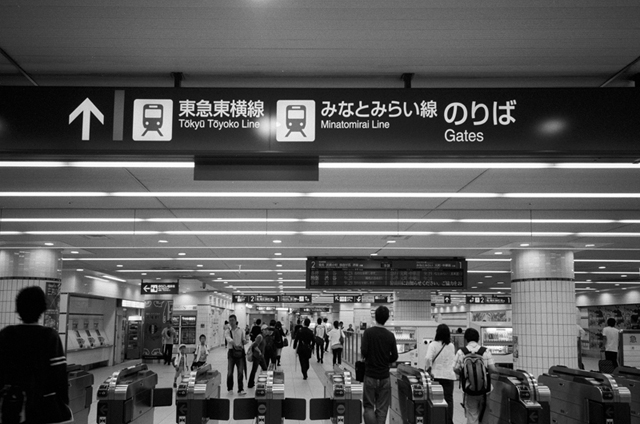 お散歩写真アルバム f-2008.08.24-GR1v-400TX-1004.jpg 2008.08.24<BR>横浜<BR>GR1v 400TX