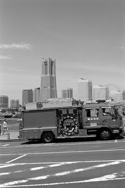 Uʐ^Ao f-2009.07.26Yokohama-IIIf-Summicron50mmF2-ACROS100-024.jpg 2009.07.26<BR>l<BR>Vf Summicron50/2<BR>ACROS100 D76 1:1