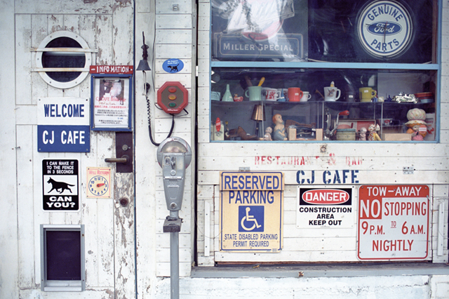 Uʐ^Ao f-2009.08.30Yokohama-IIIf-Summicron50mmF2-EKTAR100-118.jpg 2009.08.30<BR>l<BR>F2 35/2S<BR>Ektar100