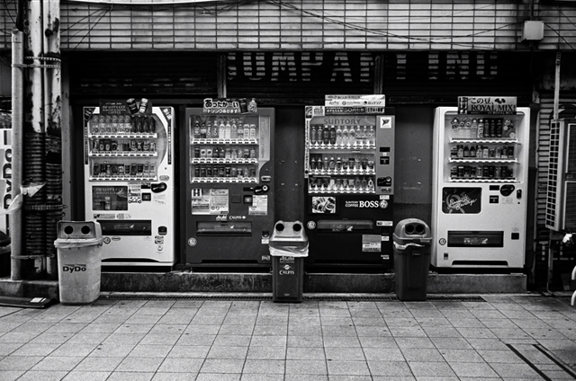 Uʐ^Ao f-2009.11.08Yokohama-IIIf-Summicron35mmF2-ACROS100-206.jpg 2009.11.08<BR>l<BR>Vf Summicron35/2<BR>ACROS100 D76 1:1