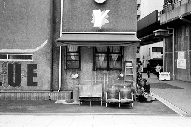 Uʐ^Ao f-2010.04.04Yokohama-Ikon-Summicron35mmF2-Y2-400TX-007.jpg 2010.03.27-04.04<BR>lE{<BR>IKON Summicron35/2<BR>Y2 400TX D76 1:1