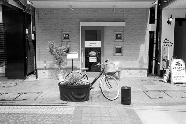 Uʐ^Ao f-2010.04.12Yokohama-Ikon-Summicron35mmF2-400TX-017.jpg 2010.04.12<BR>l<BR>IKON Summicron35/2<BR>400TX D76 1:1