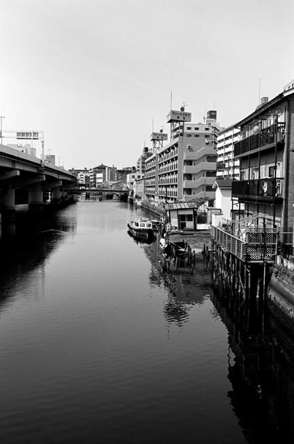 Uʐ^Ao f-2010.05.09Kanagawashinmachi-Shinkoyasu-Ikon-Biogon35mmF2.8-ACROS100-003.jpg 2010.05.09<BR>_ސVEVq<BR>IKON Biogon35/2.8<BR>ACROS100 D76 1:1