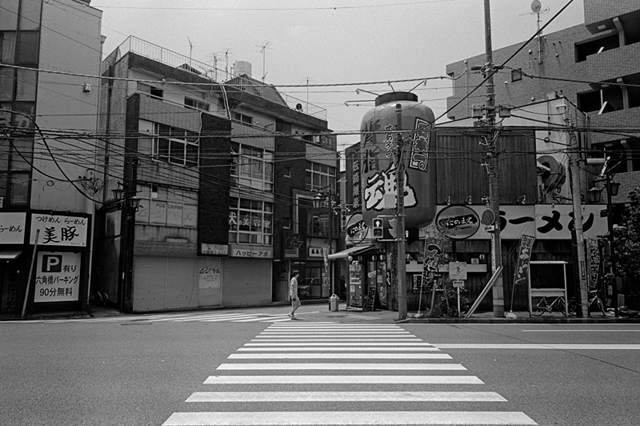 Uʐ^Ao f-2010.06.12Rokkakubashi-Ikon-GR28mmF2.8-400TX-001.jpg 2010.06.12<BR>Zp<BR>IKON GR28/2.8<BR>400TX D76 1:1