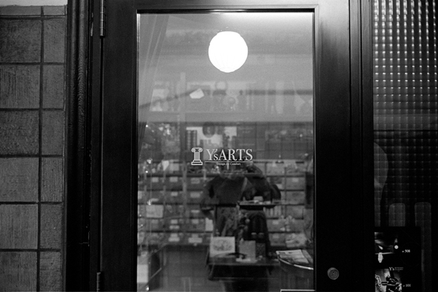 Uʐ^Ao f-2011.02.26Ginza-Ikon-Summicron35mmF2-400TX-005.jpg 2011.02.26<BR><BR>IKON Summicron35/2<BR>400TX D76 1:1