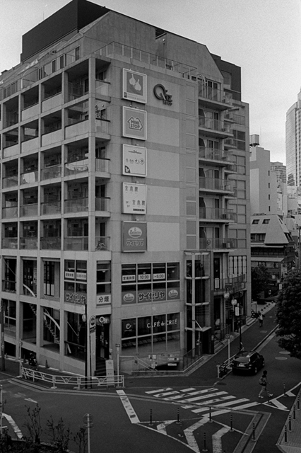 Uʐ^Ao f-2013.07.06Ebisu-IKON-Summaron35mmF3.5-400TX-010.jpg 2013.07.06<BR><BR>IKON Summaron35/3.5<BR>400TX D76 1:1