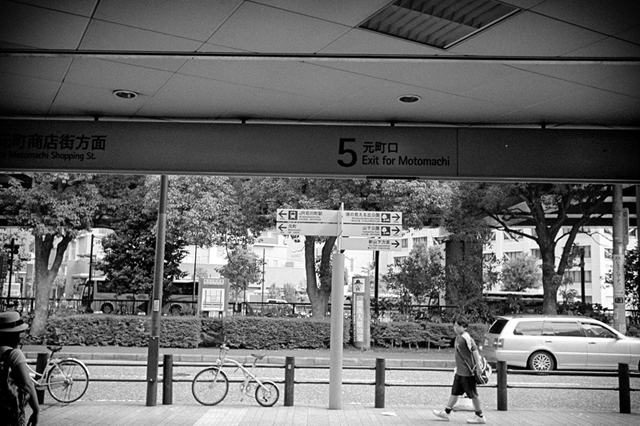 Uʐ^Ao f-2013.07.13Yokohama-IKON-Y2-Summaron35mmF3.5-400TX-003.jpg 2013.07.13<BR>l<BR>IKON Y2 Summaron35/3.5<BR>400TX D76 1:1