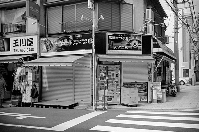 Uʐ^Ao f-2013.07.13Yokohama-IKON-Y2-Summaron35mmF3.5-400TX-028.jpg 2013.07.13<BR>l<BR>IKON Y2 Summaron35/3.5<BR>400TX D76 1:1