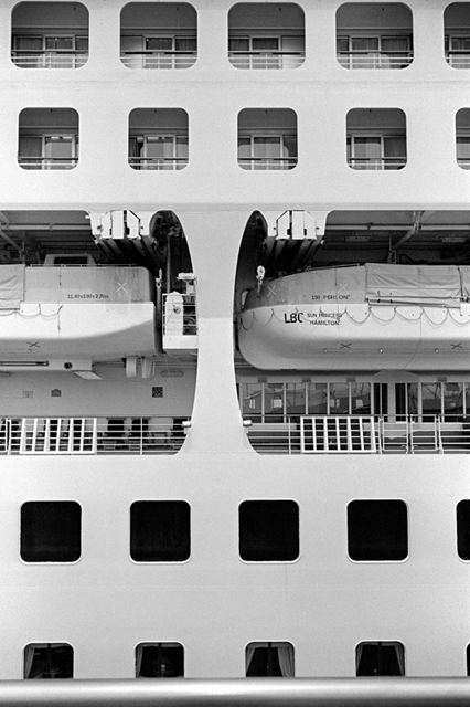 Uʐ^Ao f-2013.07.14Yokohama-IKON-Y2-Summaron35mmF3.5-400TX-25.jpg 2013.07.14<BR>l<BR>IKON Y2 Summaron35/3.5<BR>400TX D76 1:1