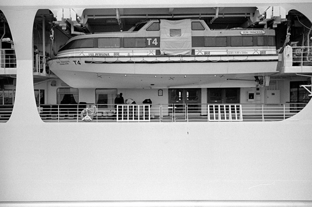 Uʐ^Ao f-2013.07.14Yokohama-IKON-Y2-Summaron35mmF3.5-400TX-34.jpg 2013.07.14<BR>l<BR>IKON Y2 Summaron35/3.5<BR>400TX D76 1:1