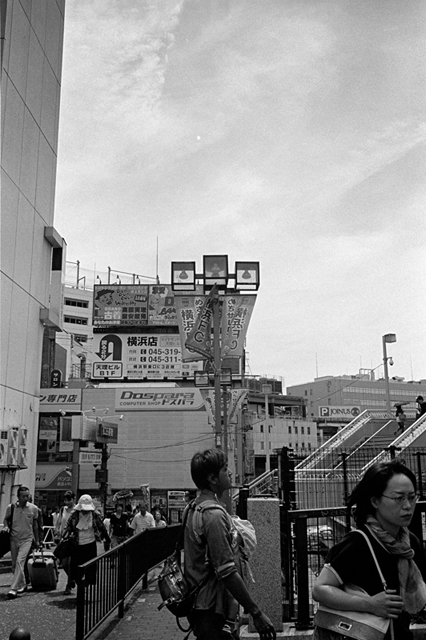 Uʐ^Ao f-2013.07.21Yokohama-IKON-Summicron35mmF2-400TX-01.jpg 2013.07.21<BR>l<BR>IKON Summicron35mmF2<BR> 400TX D76 1:1