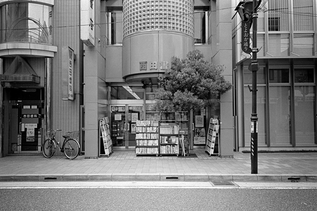 Uʐ^Ao f-2013.07.27Yokohama-IKON-GR28mmF2.8-400TX-35.jpg 2013.07.27<BR>l<BR>IKON GR28/2.8<BR>400TX D76 1:1