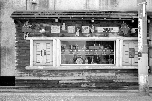 Uʐ^Ao f-2013.08.10Yokohama-IKON-Elmarit28mmF2.8-ACROS100-14.jpg 2013.08.10<BR>l<BR>IKON Elmarit28/2.8<BR>ACROS100 D76 1:1