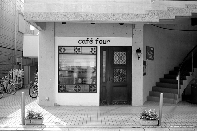 Uʐ^Ao f-2013.08.10Yokohama-IKON-Elmarit28mmF2.8-ACROS100-24.jpg 2013.08.10<BR>l<BR>IKON Elmarit28/2.8<BR>ACROS100 D76 1:1