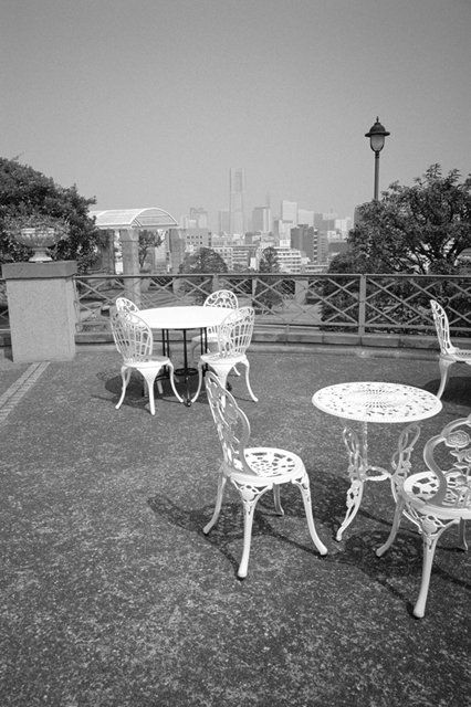 Uʐ^Ao f-2013.08.11Yokohama-IKON-Elmarit28mmF2.8-PN400N-135.jpg 2013.08.11<BR>l<BR>IKON Elmarit28/2.8<BR>PN400N