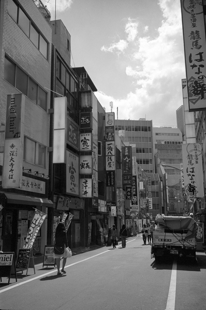 Uʐ^Ao f-2013.09.29Shinjuku-M4-Summilux35mmF1.4-BW400CN-12.jpg 2013.09.29<BR><BR>M4 Summilux35/1.4<BR>BW400CN