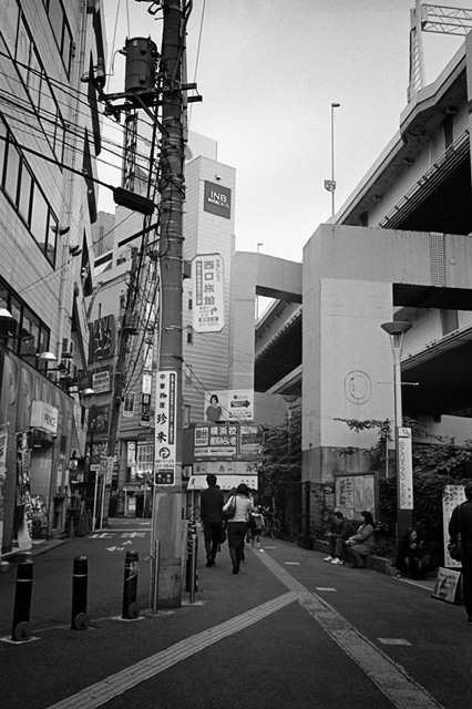 Uʐ^Ao f-2013.11.02Yokohama-M4-Summilux35mmF1.4-400TX-17.jpg 2013.11.02<BR>l<BR>M4 Summilux35/1.4<BR>400TX D76 1:1