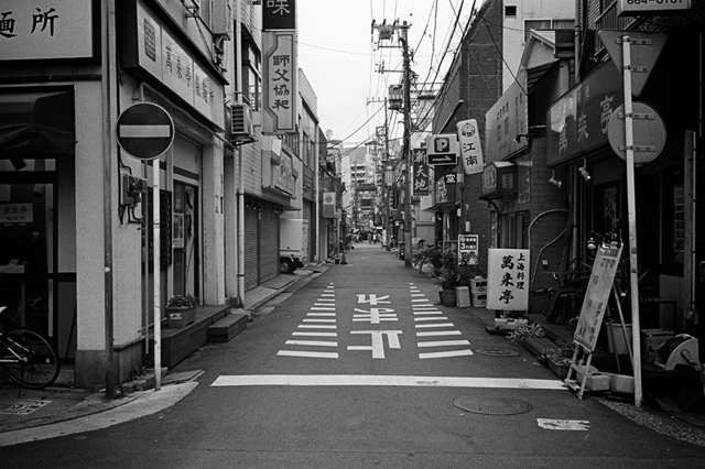 Uʐ^Ao f-2013.11.10-2Yokohama-M4-Summilux35mmF1.4-400TX-25.jpg 2013.11.10<BR>l-2<BR>M4 Summilux35mmF1.4<BR>400TX D76 1:1