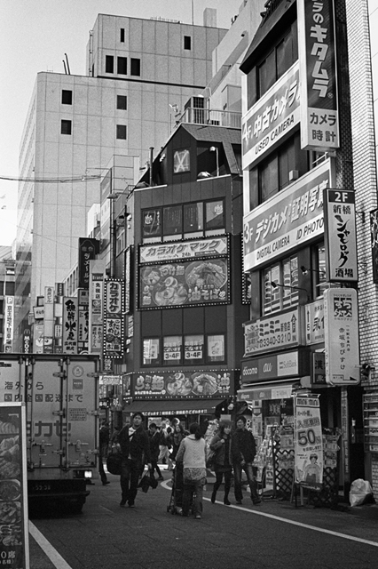 Uʐ^Ao f-2013.11.23Tokyo&Yokohama-IKON-Summilux50mmF1.4-400TX-03.jpg 2013.11.23<BR>El<BR>IKON Summilux50mmF1.4<BR>400TX D76 1:1