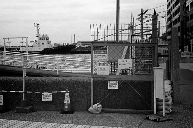 Uʐ^Ao f-2013.12.08Yokosuka-Mikasa-M4-Summilux50mmF1.4-400TX-07.jpg 2013.12.08<BR>{ O}<BR>M4 Summilux50mmF1.4<BR>400TX D76 1:1