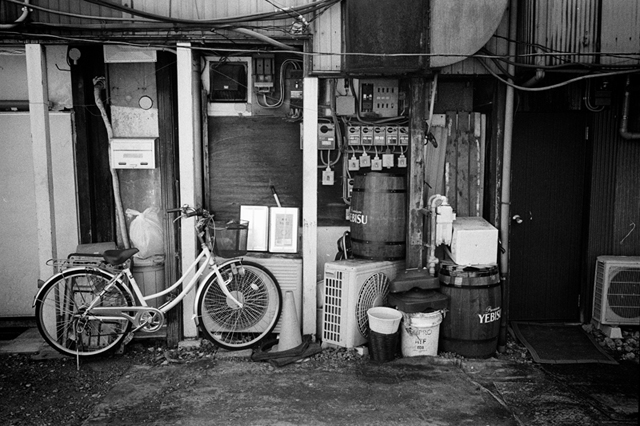 Uʐ^Ao f-2014.01.13Yokohama-M4-Summilux35mmF1.4-PRESTO400-D76-undiluted-019.jpg 2014.01.13<BR>l<BR>M4 Summilux35mmF1.4<BR>PRESTO400 D76 undiluted