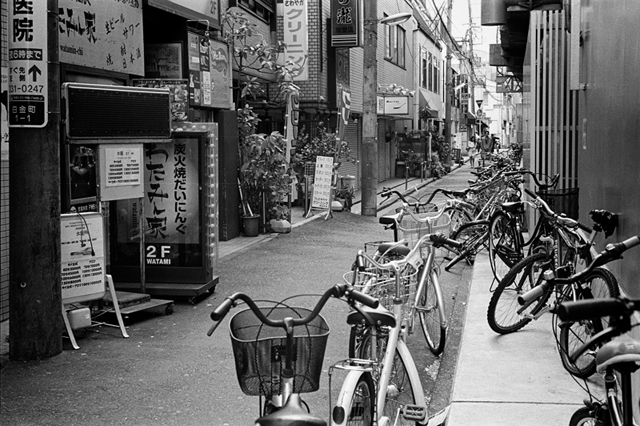 Uʐ^Ao f-2014.04.05Yokohama-M3-Summicron50mmF2Rigidlate-400TX-D76-undiluted-35.jpg 2014.04.05<BR>l (2)<BR>M3 Summicron50mmF2Rigid-late<BR>400TX D76 undiluted