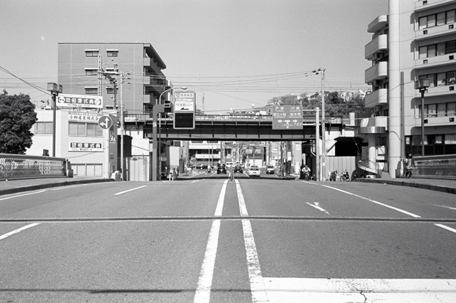 ���U���ʐ^�A���o�� f-2010.03.14Yokohama-IIIf-Summicron35mmF2-ACROS100-010.jpg 2010.03.14-22<BR>���l�E�H�c<BR>�Vf Summicron35/2<BR>ACROS100 D76 1:1