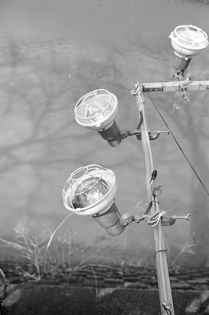 ���U���ʐ^�A���o�� f-2010.03.21Yokohama-Ikon-Summicron35mmF2-ACROS100-072.jpg 2010.03.14-22<BR>���l�E�H�c<BR>�Vf Summicron35/2<BR>ACROS100 D76 1:1
