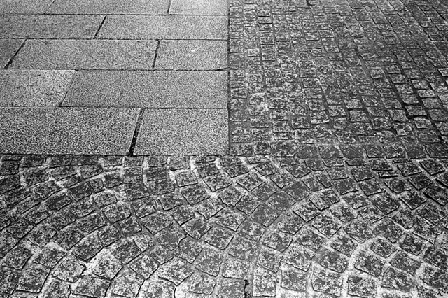 ���U���ʐ^�A���o�� f-2010.04.12Yokohama-Ikon-Summicron35mmF2-400TX-026.jpg 2010.04.12<BR>���l<BR>IKON Summicron35/2<BR>400TX D76 1:1