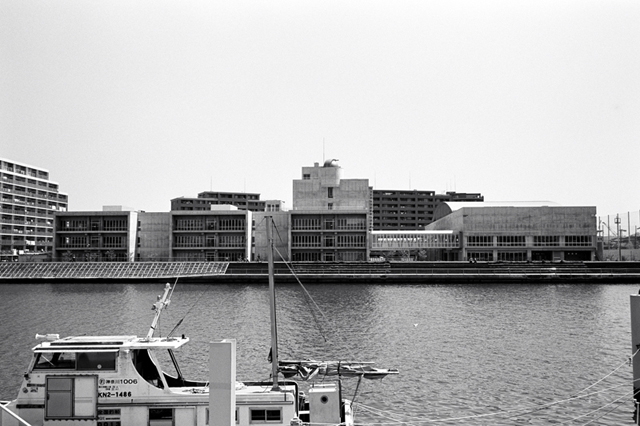 ���U���ʐ^�A���o�� f-2010.04.25Tsurumi-Namamugi-Ikon-Biogon35mmF2.8-ACROS100-041.jpg 2010.04.25<BR>�ߌ��E����<BR>IKON Biogon35/2.8<BR>ACROS100 D76 1:1