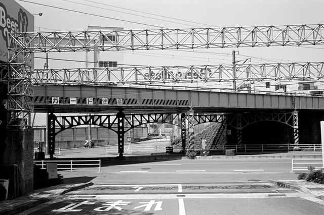���U���ʐ^�A���o�� f-2010.04.25Tsurumi-Namamugi-Ikon-Biogon35mmF2.8-ACROS100-047.jpg 2010.04.25<BR>�ߌ��E����<BR>IKON Biogon35/2.8<BR>ACROS100 D76 1:1