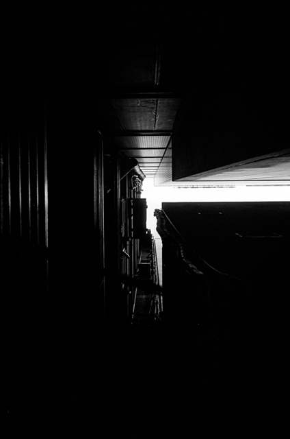 ���U���ʐ^�A���o�� f-2011.02.26Ginza-Ikon-Summicron35mmF2-400TX-033.jpg 2011.02.26<BR>���<BR>IKON Summicron35/2<BR>400TX D76 1:1
