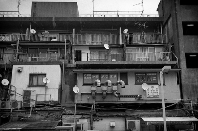 ���U���ʐ^�A���o�� f-2013.06.29Yokohama-Summaron35mmF3.5-BW400CN-53.jpg 2013.06.29<BR>���l<BR>IKON Summaron35/3.5<BR>BW400CN