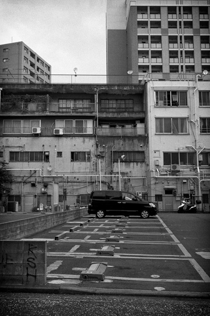 ���U���ʐ^�A���o�� f-2013.06.29Yokohama-Summaron35mmF3.5-BW400CN-56.jpg 2013.06.29<BR>���l<BR>IKON Summaron35/3.5<BR>BW400CN