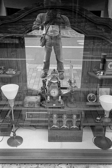 ���U���ʐ^�A���o�� f-2013.07.06Ebisu-IKON-Summaron35mmF3.5-400TX-037.jpg 2013.07.06<BR>����<BR>IKON Summaron35/3.5<BR>400TX D76 1:1