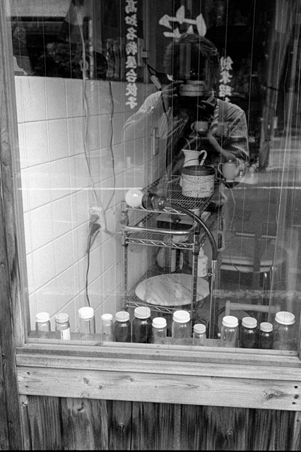 ���U���ʐ^�A���o�� f-2013.07.06Ebisu-IKON-Summaron35mmF3.5-400TX-051.jpg 2013.07.06<BR>����<BR>IKON Summaron35/3.5<BR>400TX D76 1:1