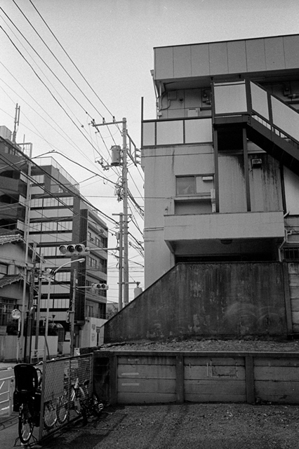 ���U���ʐ^�A���o�� f-2013.07.06Ebisu-IKON-Summaron35mmF3.5-400TX-066.jpg 2013.07.06<BR>����<BR>IKON Summaron35/3.5<BR>400TX D76 1:1