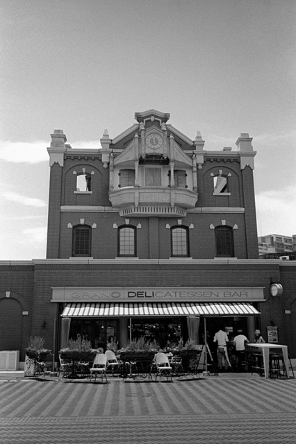 ���U���ʐ^�A���o�� f-2013.07.06Ebisu-IKON-Summaron35mmF3.5-400TX-078.jpg 2013.07.06<BR>����<BR>IKON Summaron35/3.5<BR>400TX D76 1:1