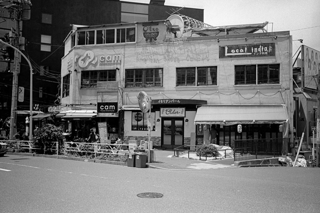 ���U���ʐ^�A���o�� f-2013.07.06Ebisu-IKON-Summaron35mmF3.5-400TX-079.jpg 2013.07.06<BR>����<BR>IKON Summaron35/3.5<BR>400TX D76 1:1