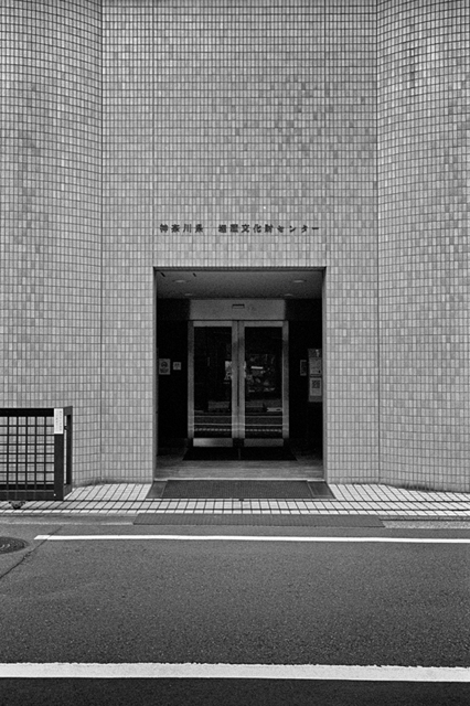���U���ʐ^�A���o�� f-2013.07.13Yokohama-IKON-Y2-Summaron35mmF3.5-400TX-035.jpg 2013.07.13<BR>���l<BR>IKON Y2 Summaron35/3.5<BR>400TX D76 1:1