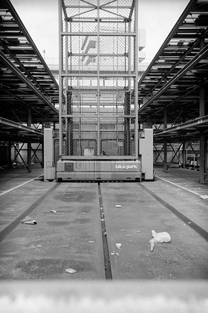 ���U���ʐ^�A���o�� f-2013.07.13Yokohama-IKON-Y2-Summaron35mmF3.5-400TX-040.jpg 2013.07.13<BR>���l<BR>IKON Y2 Summaron35/3.5<BR>400TX D76 1:1