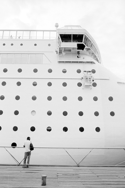 ���U���ʐ^�A���o�� f-2013.08.24Yokohama-IKON-Elmarit28mmF2.8-ACROS100-020.jpg 2013.08.24<BR>���l<BR>IKON Elmarit28/2.8<BR>ACROS100 D76 1:1