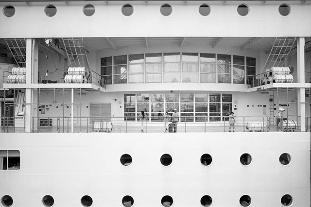 ���U���ʐ^�A���o�� f-2013.08.24Yokohama-IKON-Elmarit28mmF2.8-ACROS100-023.jpg 2013.08.24<BR>���l<BR>IKON Elmarit28/2.8<BR>ACROS100 D76 1:1