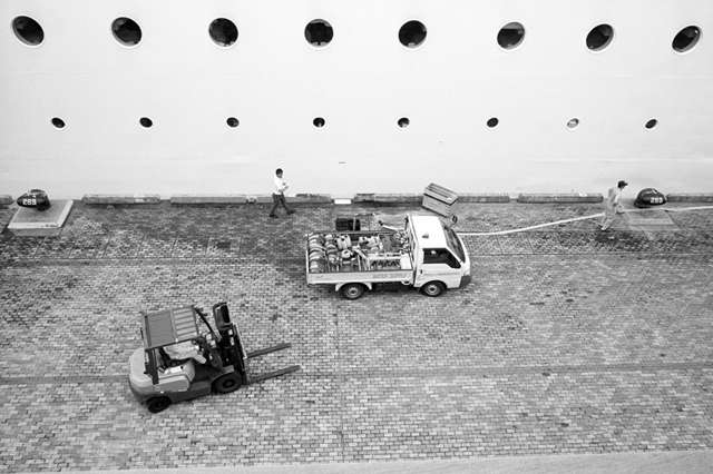 ���U���ʐ^�A���o�� f-2013.08.24Yokohama-IKON-Elmarit28mmF2.8-ACROS100-029.jpg 2013.08.24<BR>���l<BR>IKON Elmarit28/2.8<BR>ACROS100 D76 1:1