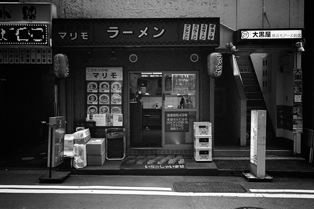 ���U���ʐ^�A���o�� f-2013.11.02Yokohama-M4-Summilux35mmF1.4-400TX-10.jpg 2013.11.02<BR>���l<BR>M4 Summilux35/1.4<BR>400TX D76 1:1