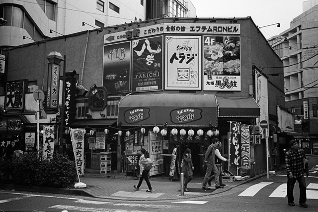 ���U���ʐ^�A���o�� f-2013.11.02Yokohama-M4-Summilux35mmF1.4-400TX-18.jpg 2013.11.02<BR>���l<BR>M4 Summilux35/1.4<BR>400TX D76 1:1