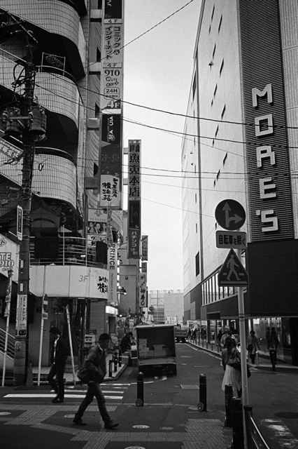 ���U���ʐ^�A���o�� f-2013.11.02Yokohama-M4-Summilux35mmF1.4-400TX-34.jpg 2013.11.02<BR>���l<BR>M4 Summilux35/1.4<BR>400TX D76 1:1