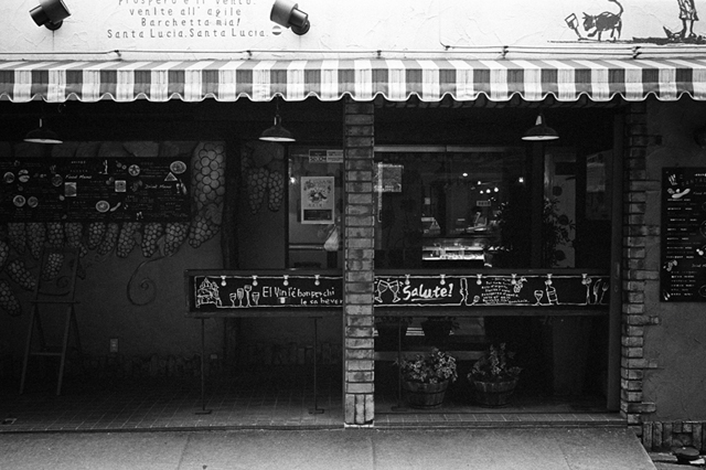 ���U���ʐ^�A���o�� f-2013.11.02Yokohama-M4-Summilux35mmF1.4-400TX-39.jpg 2013.11.02<BR>���l<BR>M4 Summilux35/1.4<BR>400TX D76 1:1