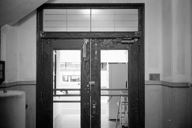 ���U���ʐ^�A���o�� f-2013.11.10-1Yokohama-M4-Summilux35mmF1.4-400TX-23.jpg 2013.11.10<BR>���l-1<BR>M4 Summilux35mmF1.4<BR>400TX D76 1:1